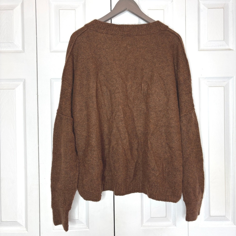Free People Brown 100% Cashmere V-Neck Oversized Pullover Sweater Size Medium - Picture 6 of 8